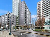 Building Photo - Pinnacle Condominiums - Pearl District ope...