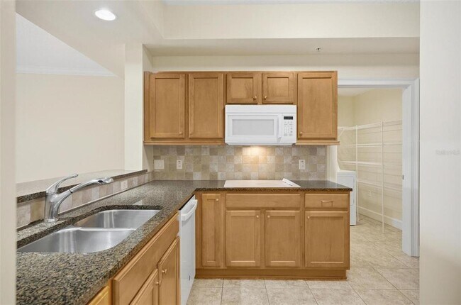 Building Photo - 102 Yacht Harbor Dr