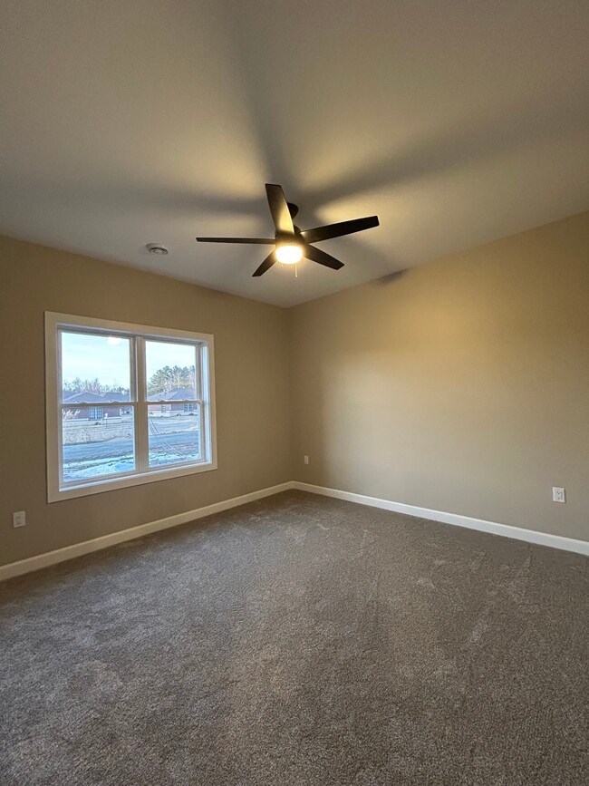 Building Photo - 1112 Reserve St N