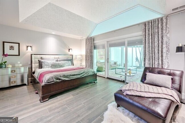 Building Photo - 625 Idlewood Dr NW