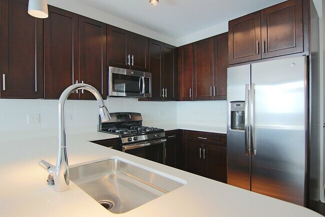 Building Photo - 1460 N Halsted St