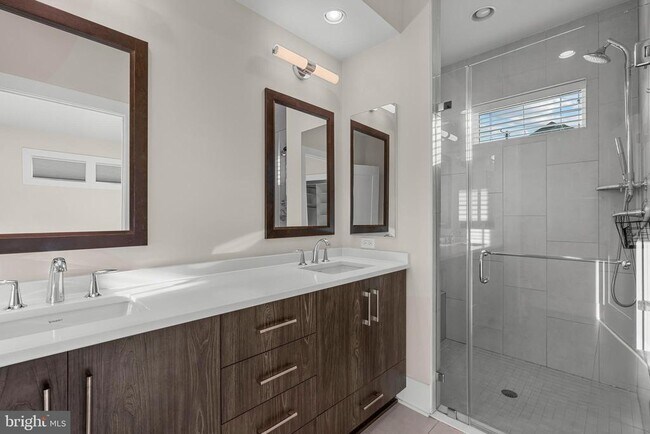 Building Photo - 158 Winsome Cir