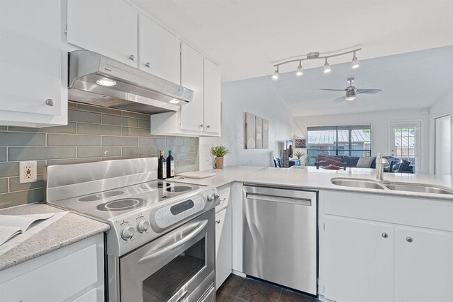 Building Photo - 1101 Hollow Creek Dr