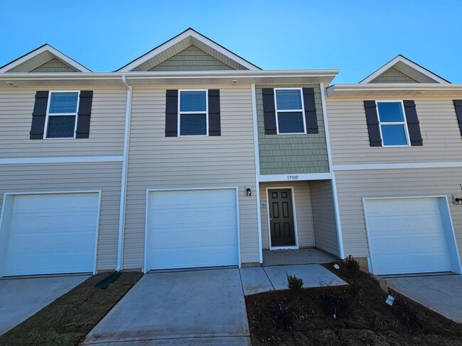 Primary Photo - Modern 3-Bed / 2.5-Bath Townhome — New Con...
