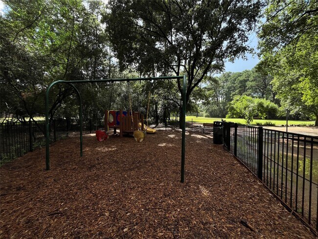Building Photo - 8830 Fairbloom Ln