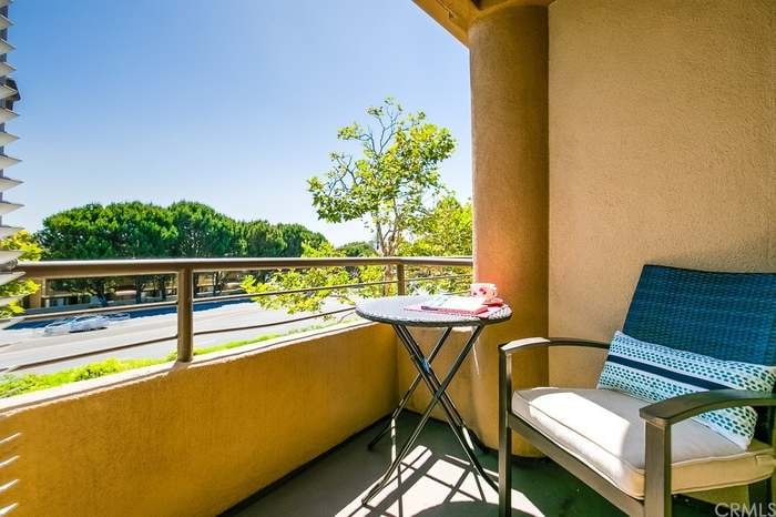 Building Photo - 13 Silverwind