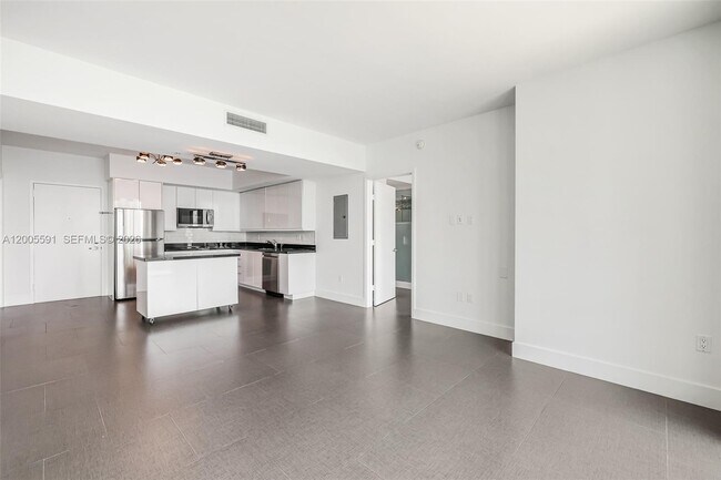 Building Photo - 92 SW 3rd St