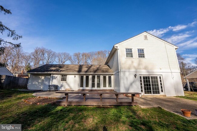 Building Photo - 8209 Mockingbird Dr