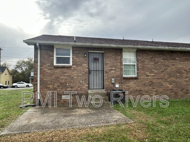 Building Photo - 1904 Westchester Dr