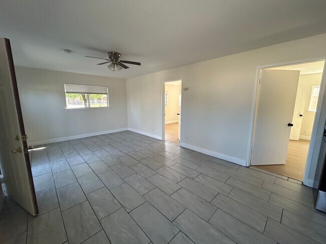 Building Photo - 683 - 695 Vermont Avenue, Turlock CA 95380