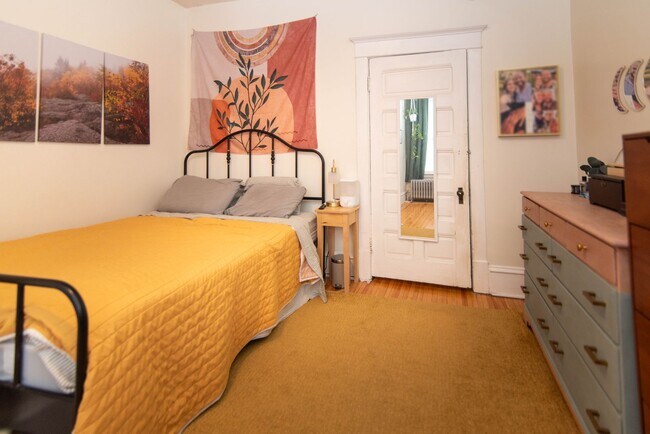 Building Photo - 419 W Franklin Ave