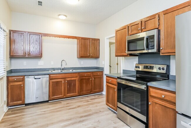 Building Photo - 7405 Chidley Dr