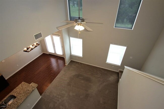 Building Photo - 1701 S Bell Blvd