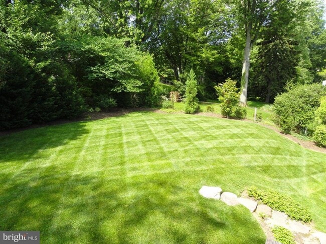 Building Photo - 7115 Warbler Ln