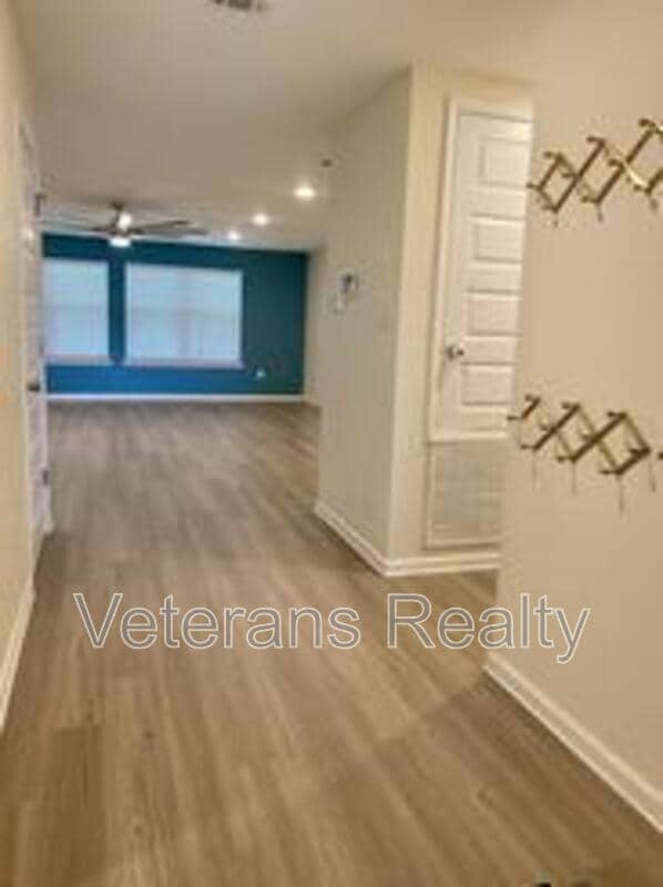 Building Photo - 8 Periwinkle Ln