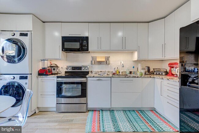 Building Photo - 11621 Newbridge Ct