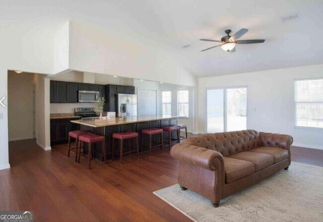 Building Photo - 105 Juliana Pl