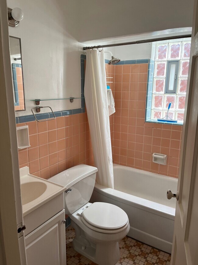 Building Photo - 6321 Girard Ave