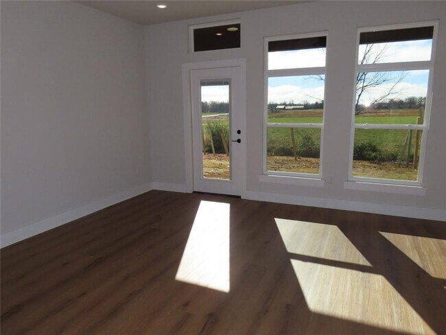 Building Photo - 1871 Lapis Ave