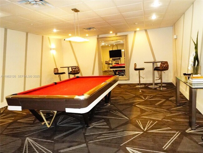 Building Photo - 5701 Collins Ave