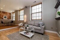 Building Photo - Prime Quincy Location! Beautiful 1BR Near Wollaston Red Line