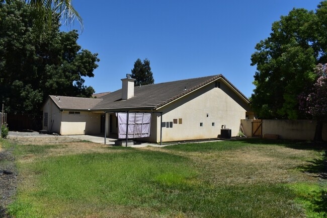 Building Photo - 6310 Diamond Ct