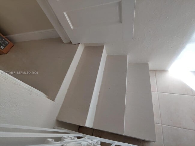 Building Photo - 1465 NE 149th St