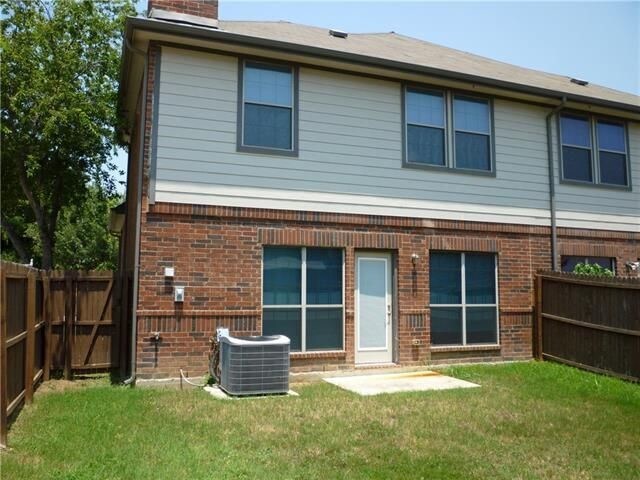 Building Photo - 1200 Plaza Way