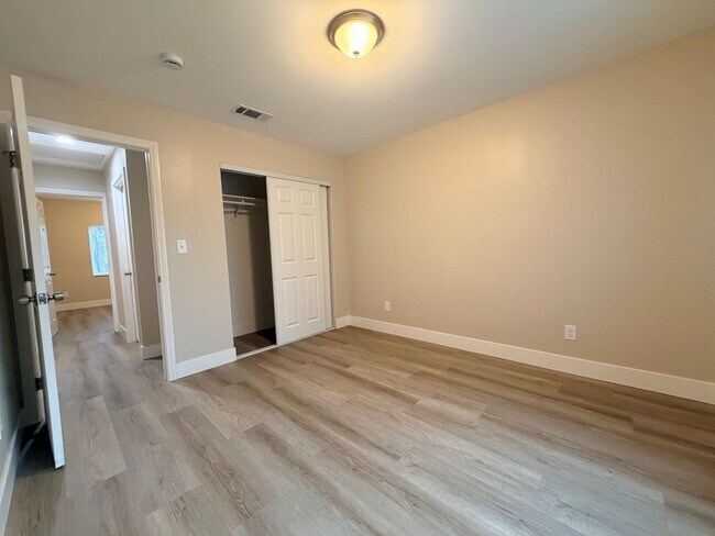 Building Photo - Charming 3-bedroom, 2-bathroom home located in the city of San Bernardino, CA.