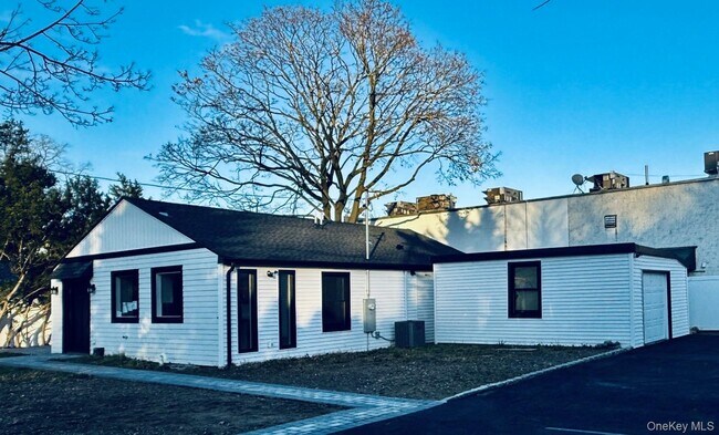 Primary Photo - 2 Park Ave