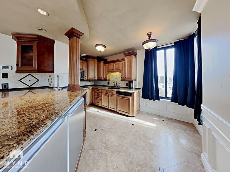 Building Photo - 280 Island Ave