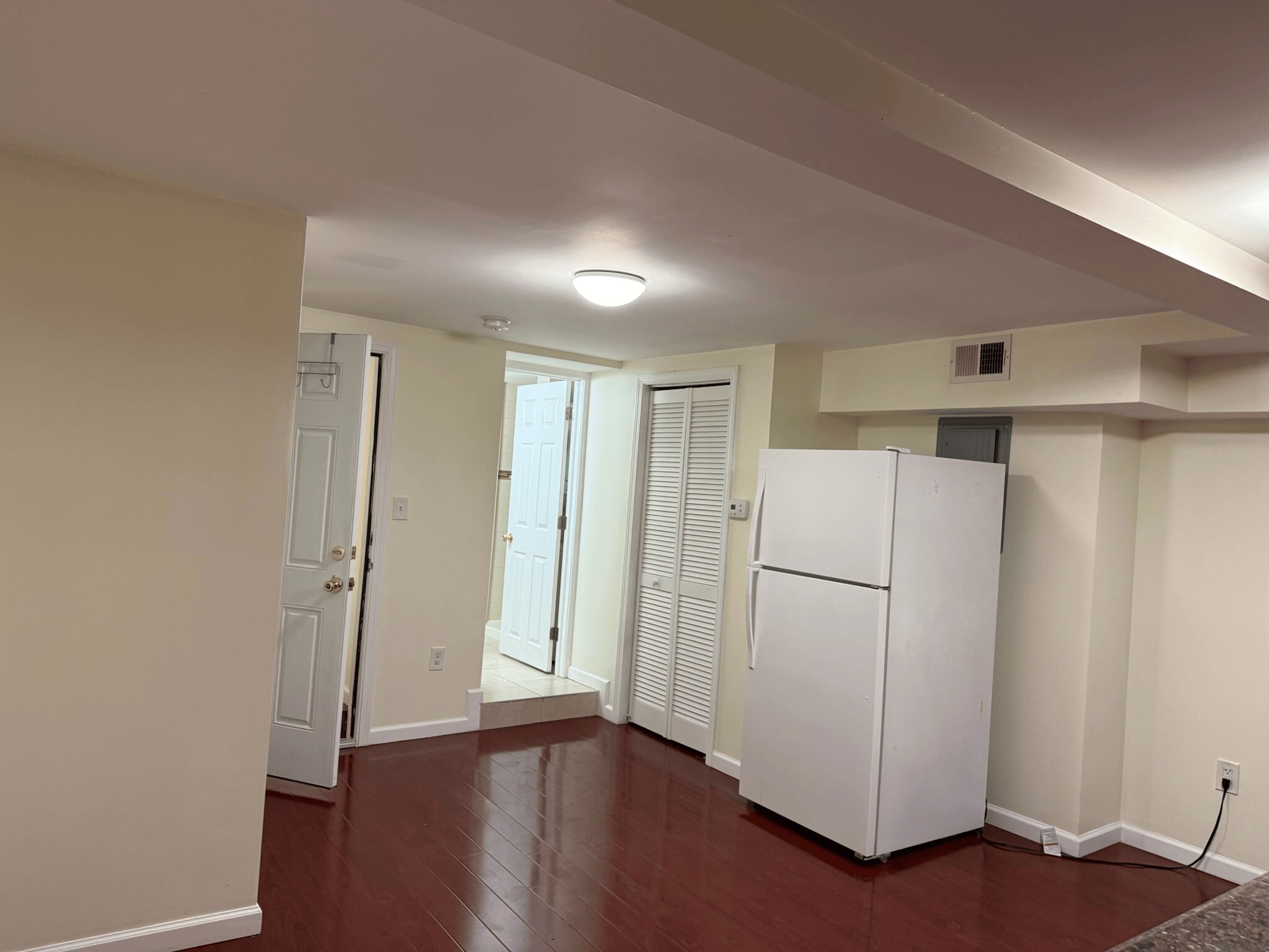 Building Photo - 1129 Carpenter St