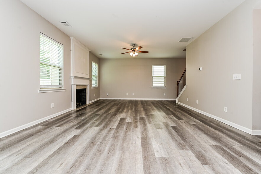 Building Photo - 4325 Comfort Trail