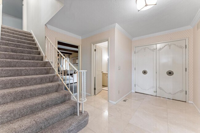 Building Photo - Fully Furnished Luxury Estate in Boise's Lower Highlands
