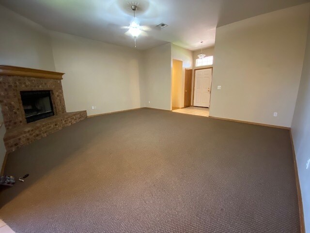 Building Photo - 715 E Elder Ln