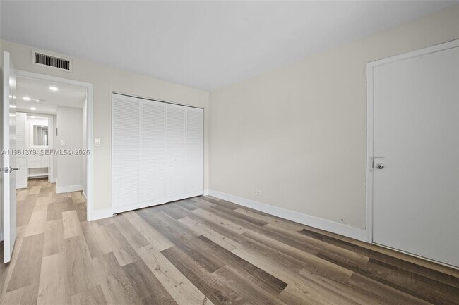 Building Photo - 8107 SW 72nd Ave