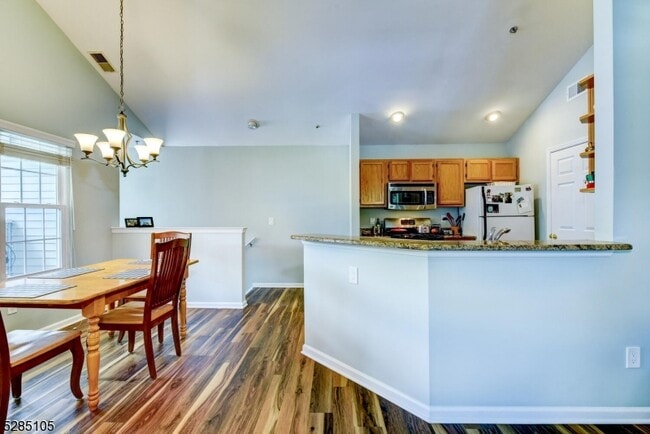 Building Photo - 5803 Tudor Dr