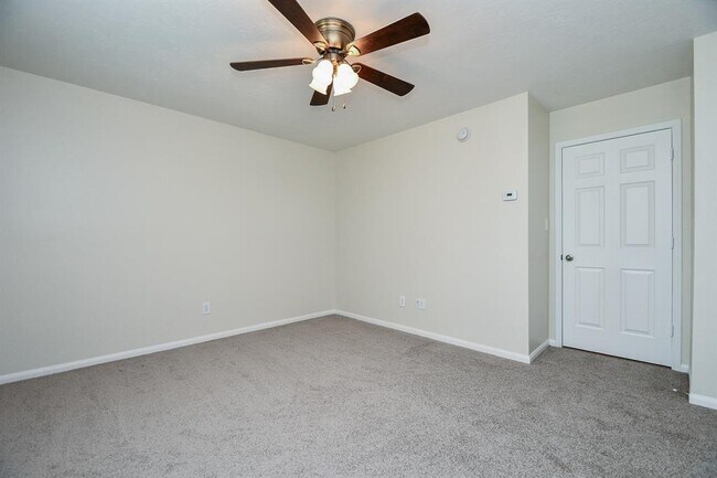 Building Photo - 1115 Eden Park Ln