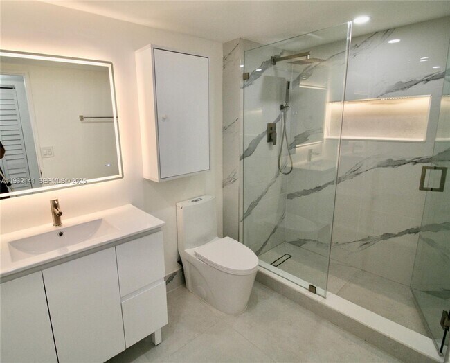 Building Photo - 4330 NW 79th Ave