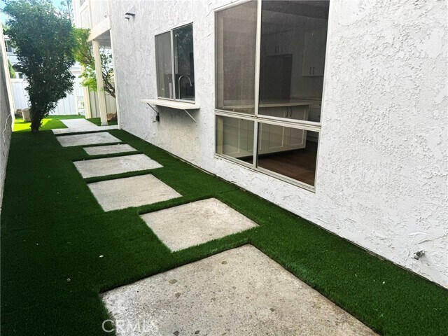 Building Photo - 909 S Lake Summit Dr