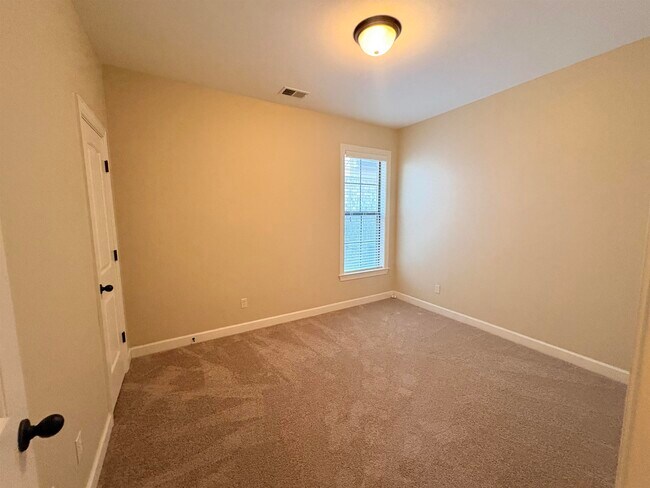 Building Photo - 1457 Lagrange Crest Rd