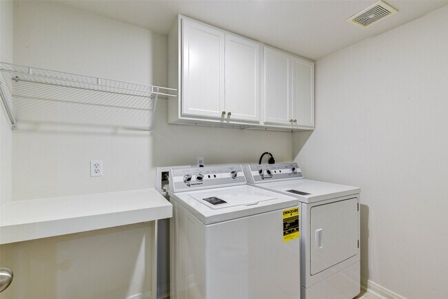 Building Photo - 2311 Stableridge Dr