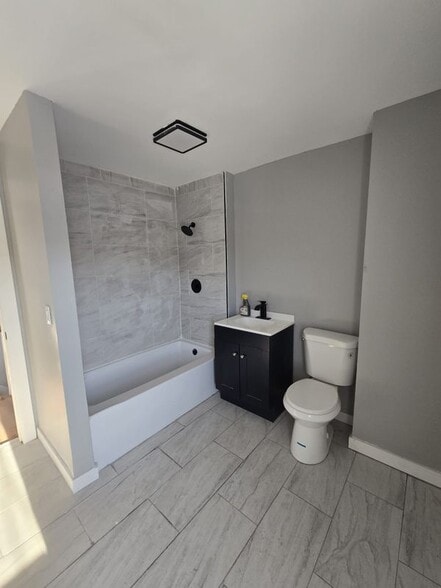 Building Photo - 715 Junction St