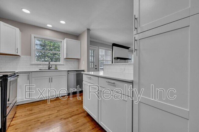 Building Photo - 1064 Caribbean Cir
