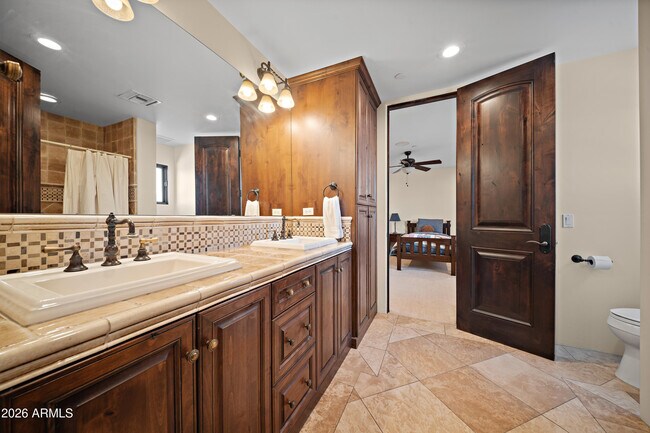 Building Photo - 9290 E Thompson Peak Pkwy