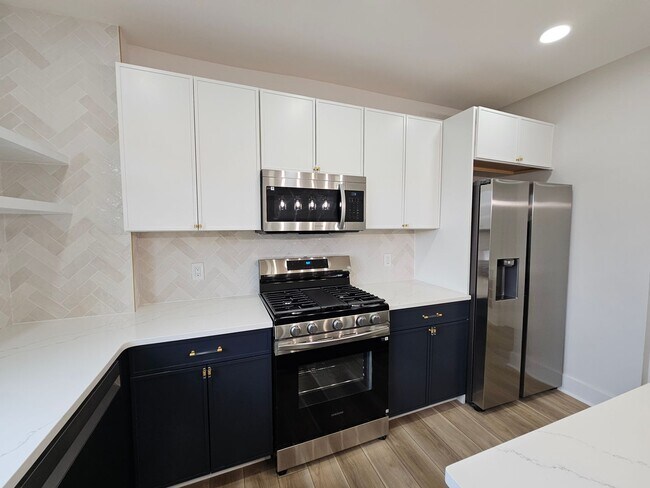Building Photo - Amazing 3 bedroom 2.5 bath House for Rent ...