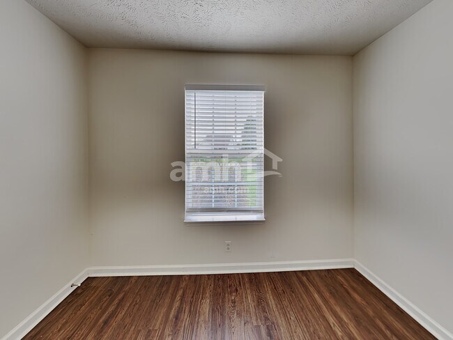 Building Photo - 1238 Dalmally Dr