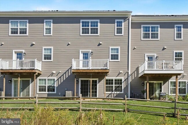 Building Photo - 138 Livingston Ln