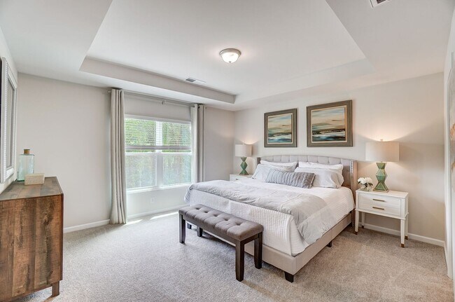 Building Photo - 4 Bedroom townhouse in Davidson