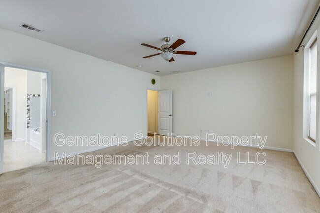 Building Photo - 203 S Dunnwood Ln